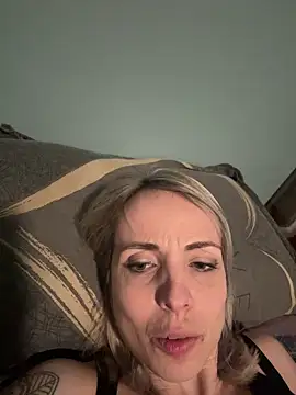 Annelibre online show from February 2025 10:14:01 PM