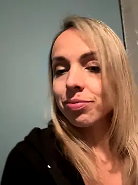 Annelibre online show from October 2025 09:34:02 PM