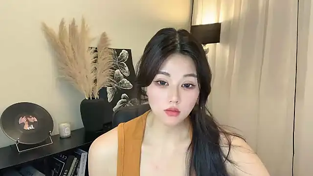 Strawberrybabyy1 online show from March 2025 05:39:02 PM