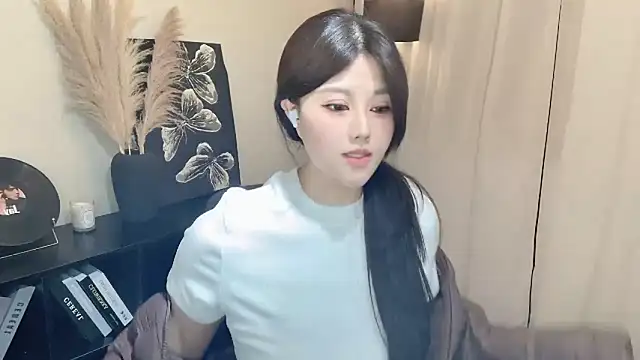 Strawberrybabyy1 online show from March 2025 12:26:02 PM