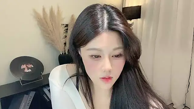 Strawberrybabyy1 online show from March 2025 02:48:02 PM