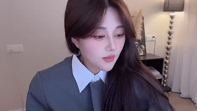 Strawberrybabyy1 online show from November 2025 01:33:02 PM