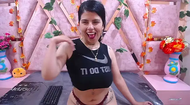 CataleyaLars20 online show from February 2025 12:25:02 PM