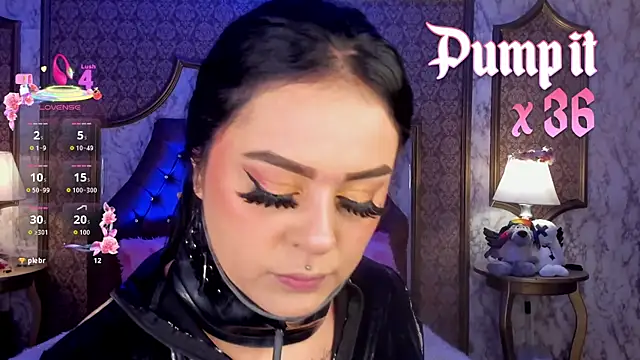 SoffiQueen online show from February 2026 02:25:02 PM