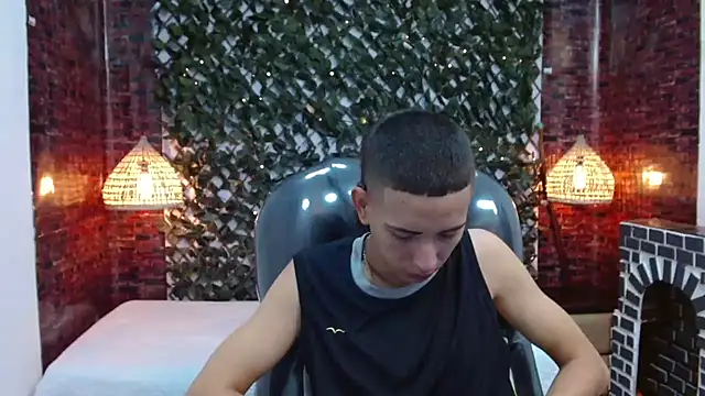 JackSwan18 online show from December 2024 01:45:02 PM