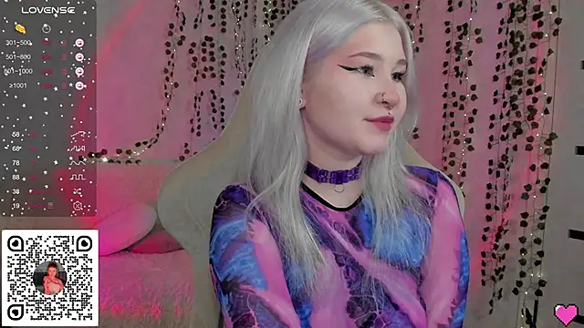 chillycharm online show from December 2024 01:37:02 AM