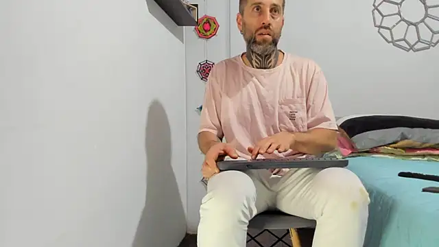 Antoniohot2024 online show from February 2025 12:14:02 PM