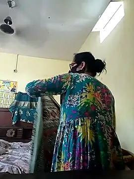 heenage online show from April 2026 05:52:01 AM