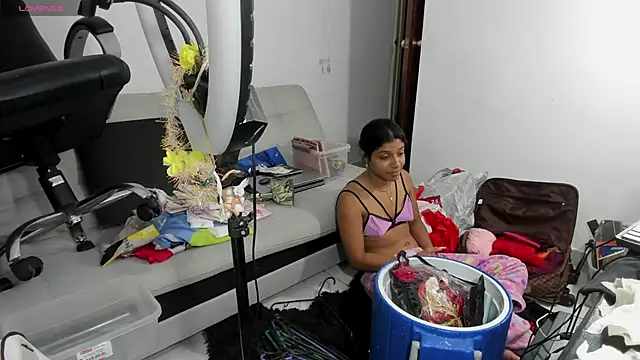 pocahontas lov20 online show from January 2025 07:17:01 AM