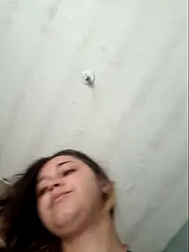 Snapshot of luuhcat09 chatting on February 2026 12:00:01 PM luuhcat09 online show from February 2026 12:00:01 PM