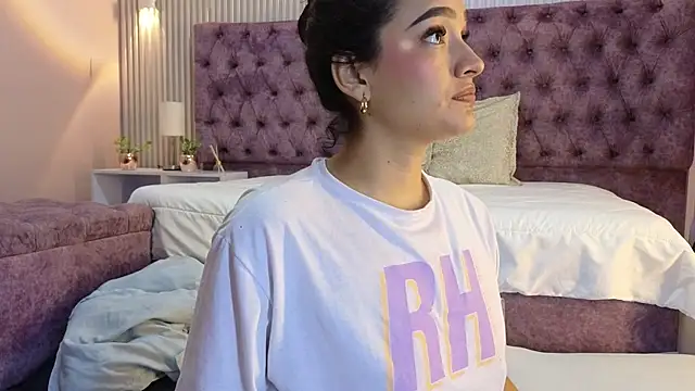 EMILYY FOXY online show from December 2025 06:56:02 PM