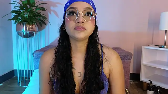 EMILYY FOXY online show from April 2026 07:03:01 PM