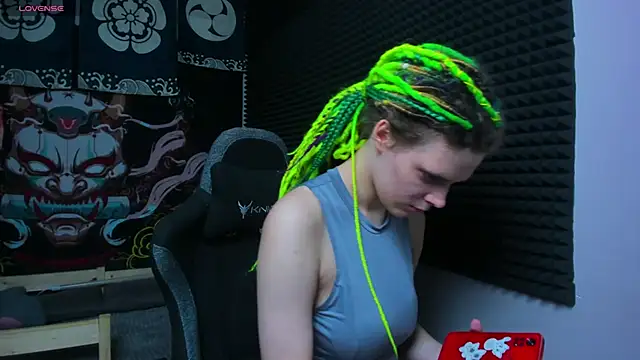 KIKI Krash online show from October 2025 10:01:01 AM