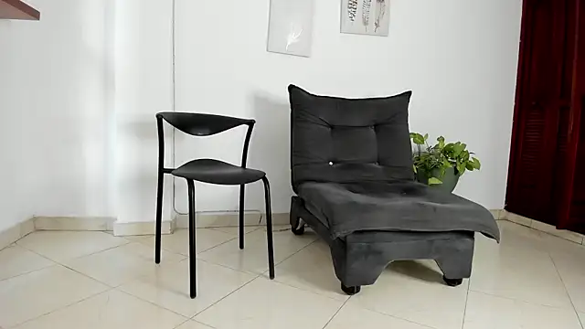 anniesweet- online show from December 2025 01:05:01 PM