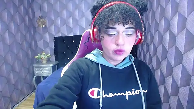 Sofiacowperx online show from January 2025 01:00:01 PM