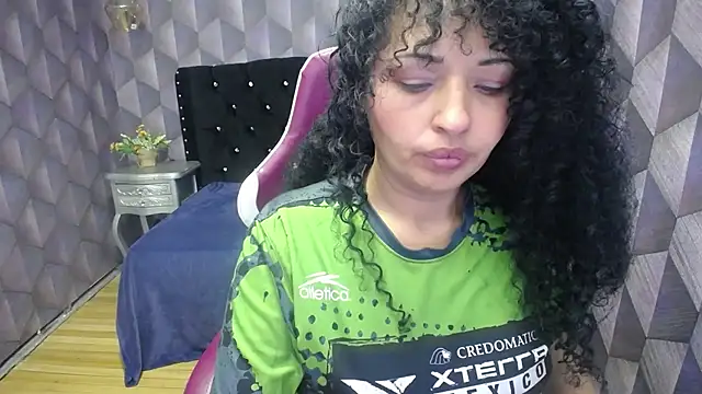 Sofiacowperx online show from January 2025 07:18:01 PM