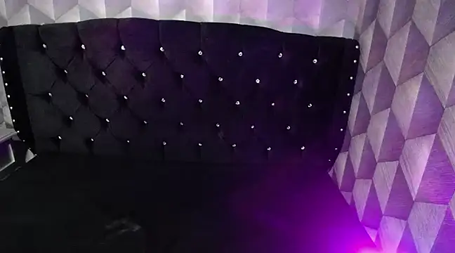 Sofiacowperx online show from February 2025 07:06:02 PM