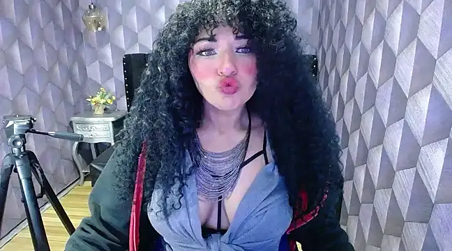 Sofiacowperx online show from February 2025 02:27:01 PM