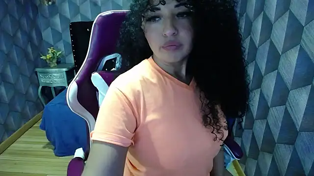 Sofiacowperx online show from February 2025 03:56:02 PM