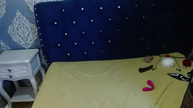 Sofiacowperx online show from February 2026 07:01:01 AM