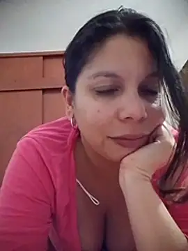 Snapshot of Carliina_Soussa chatting on June 2026 11:46:01 PM Carliina Soussa online show from June 2026 11:46:01 PM