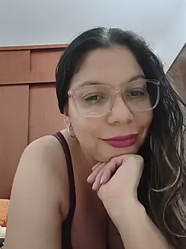 Snapshot of Carliina_Soussa chatting on June 2026 10:33:01 PM Carliina Soussa online show from June 2026 10:33:01 PM