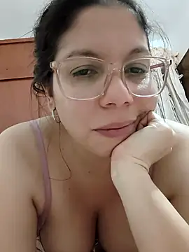 Snapshot of Carliina_Soussa chatting on July 2026 12:27:01 AM Carliina Soussa online show from July 2026 12:27:01 AM