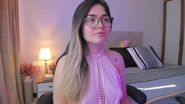 Lau Bee online show from January 2025 02:02:01 PM