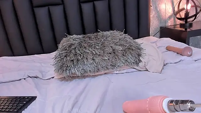 Snapshot of laura_smith33 chatting on February 2025 05:30:01 PM laura smith33 online show from February 2025 05:30:01 PM