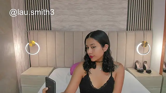 Snapshot of laura_smith33 chatting on November 2025 02:39:02 PM laura smith33 online show from November 2025 02:39:02 PM