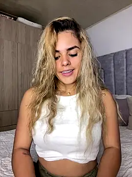 ZoeJohnsoon online show from October 2025 04:30:02 PM