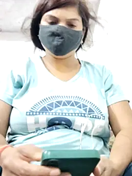 Snapshot of illay_love chatting on April 2026 05:48:01 PM illay love online show from April 2026 05:48:01 PM