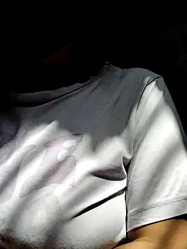 Snapshot of illay_love chatting on May 2026 05:15:02 AM illay love online show from May 2026 05:15:02 AM