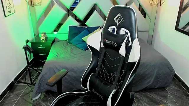 Nahomi-Hill online show from February 2025 11:16:02 PM