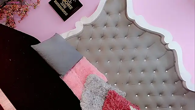 Sophia-Isabella online show from February 2025 07:49:01 PM