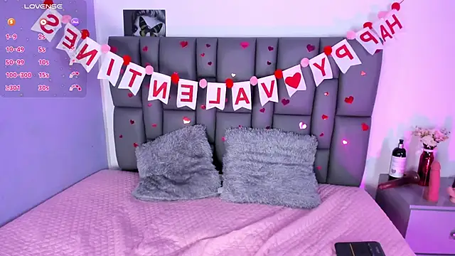 Sophia Lemos online show from February 2025 01:59:01 PM