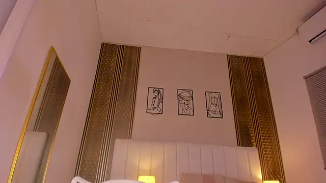 zoe sky  online show from March 2026 11:32:02 AM