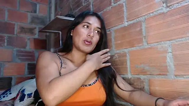 Snapshot of _karolxxx_ chatting on February 2025 02:32:01 PM karolxxx online show from February 2025 02:32:01 PM