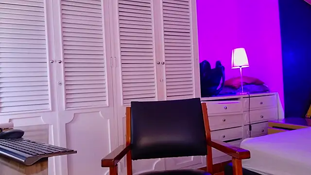 Adel Nesbiit online show from March 2026 07:48:01 PM