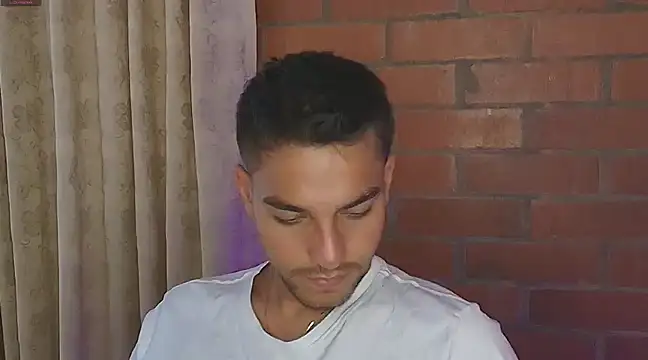 Leandro valenzuela online show from February 2025 08:24:01 PM