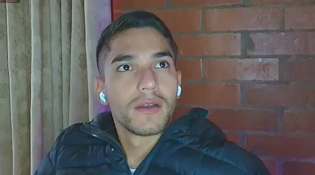 Leandro valenzuela online show from February 2025 12:17:01 PM