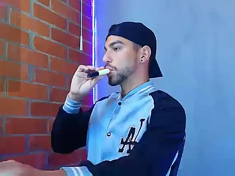 Leandro valenzuela online show from October 2025 02:56:02 PM