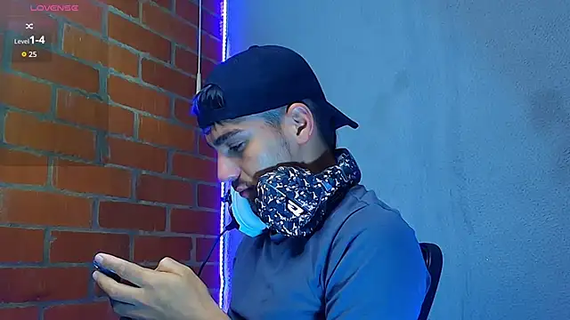 Leandro valenzuela online show from November 2025 06:38:02 AM