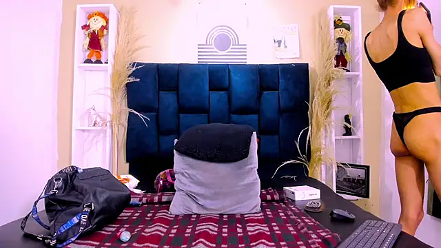 AlissonSpears online show from April 2026 09:02:01 PM