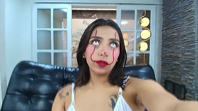 miss collins online show from October 2025 06:09:01 PM