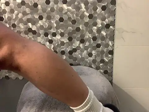 MiguelBlu online show from November 2025 01:31:01 PM