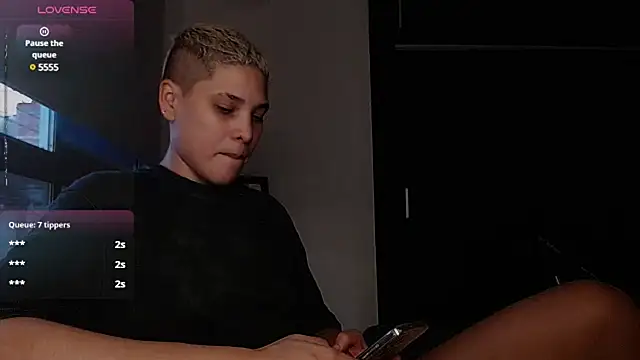 Charlee pink online show from December 2024 10:43:01 PM