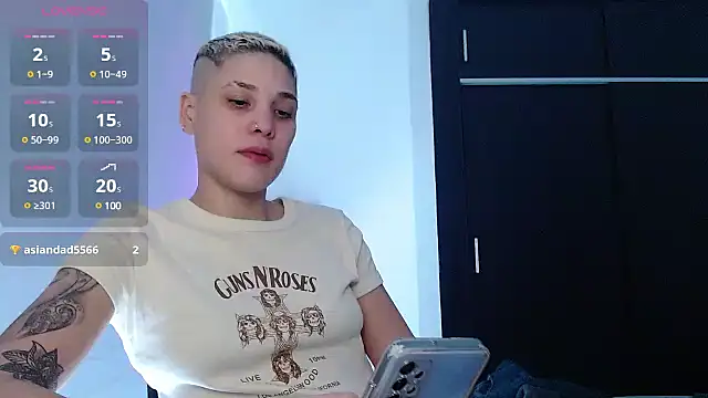 Charlee pink online show from December 2024 02:26:02 PM