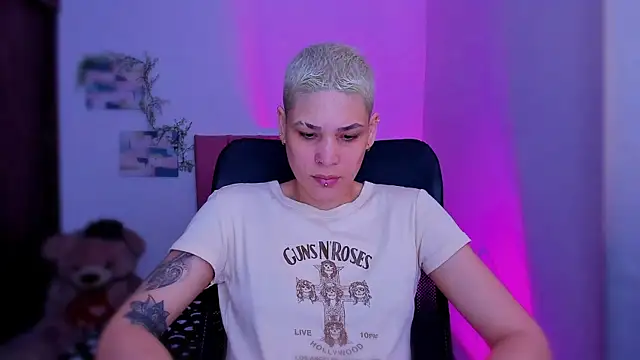 Charlee pink online show from February 2026 04:44:01 PM