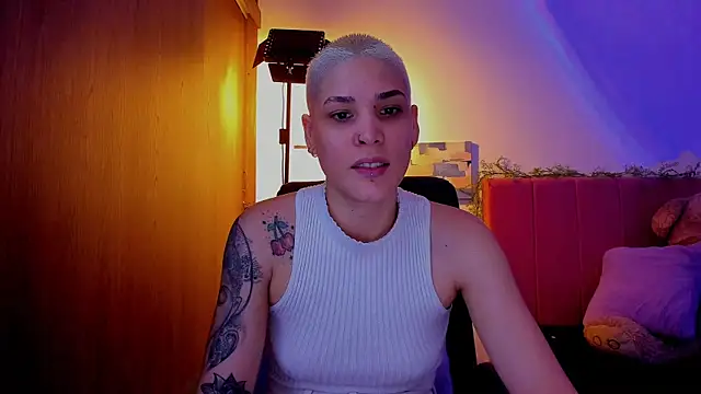 Charlee pink online show from April 2026 06:26:01 PM